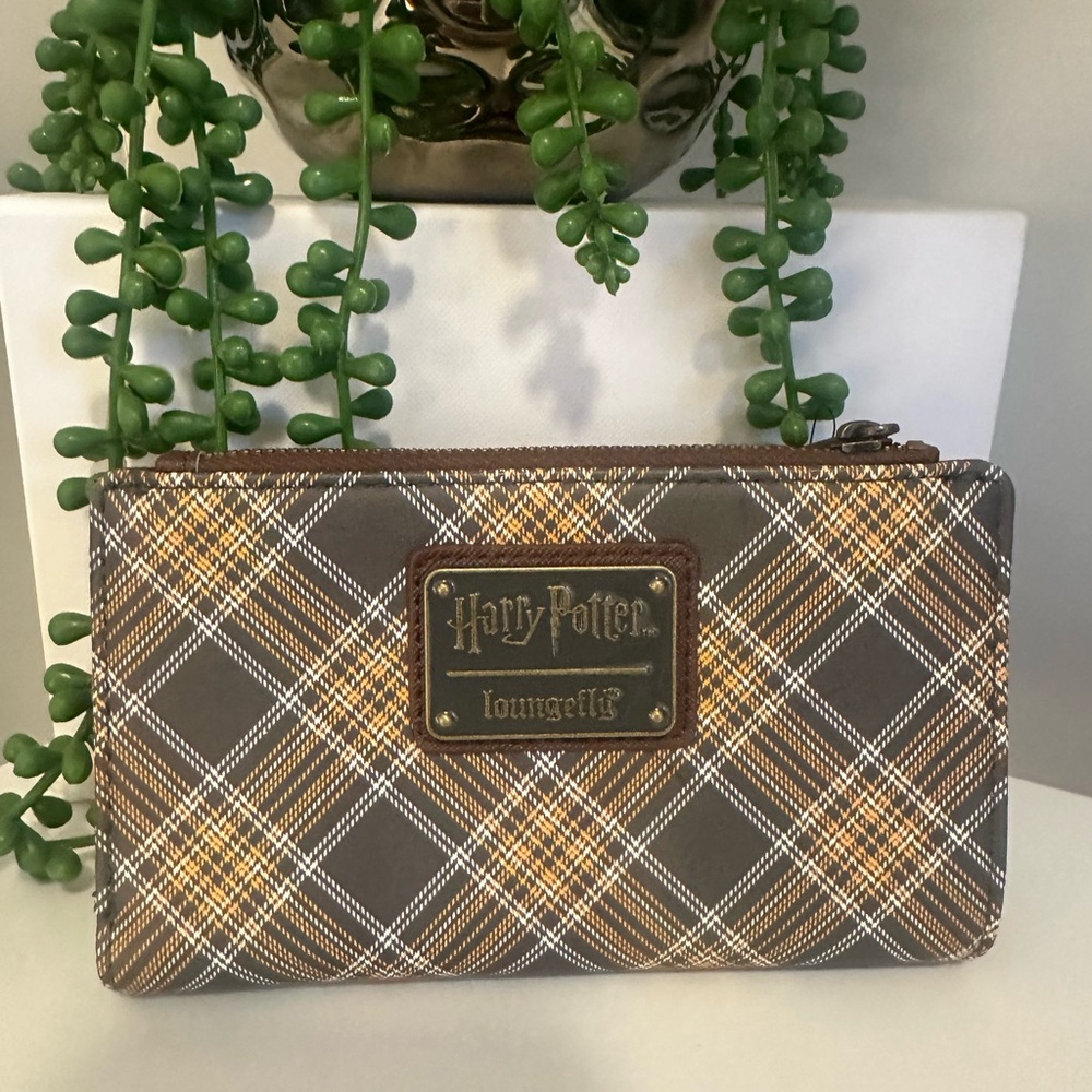 Loungefly Harry Potter Hufflepuff Plaid Pattern Faux Leather Wallet - Picture 4 of 8